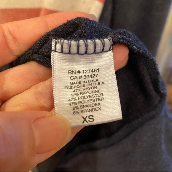 WILDFOX Women Blue American Flag Heart V-Neck Sweater Size Xsmall - Picture 5 of 7